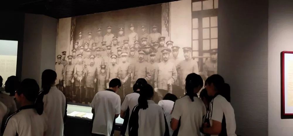高二（12）班同学到辛亥革命武昌起义纪念馆